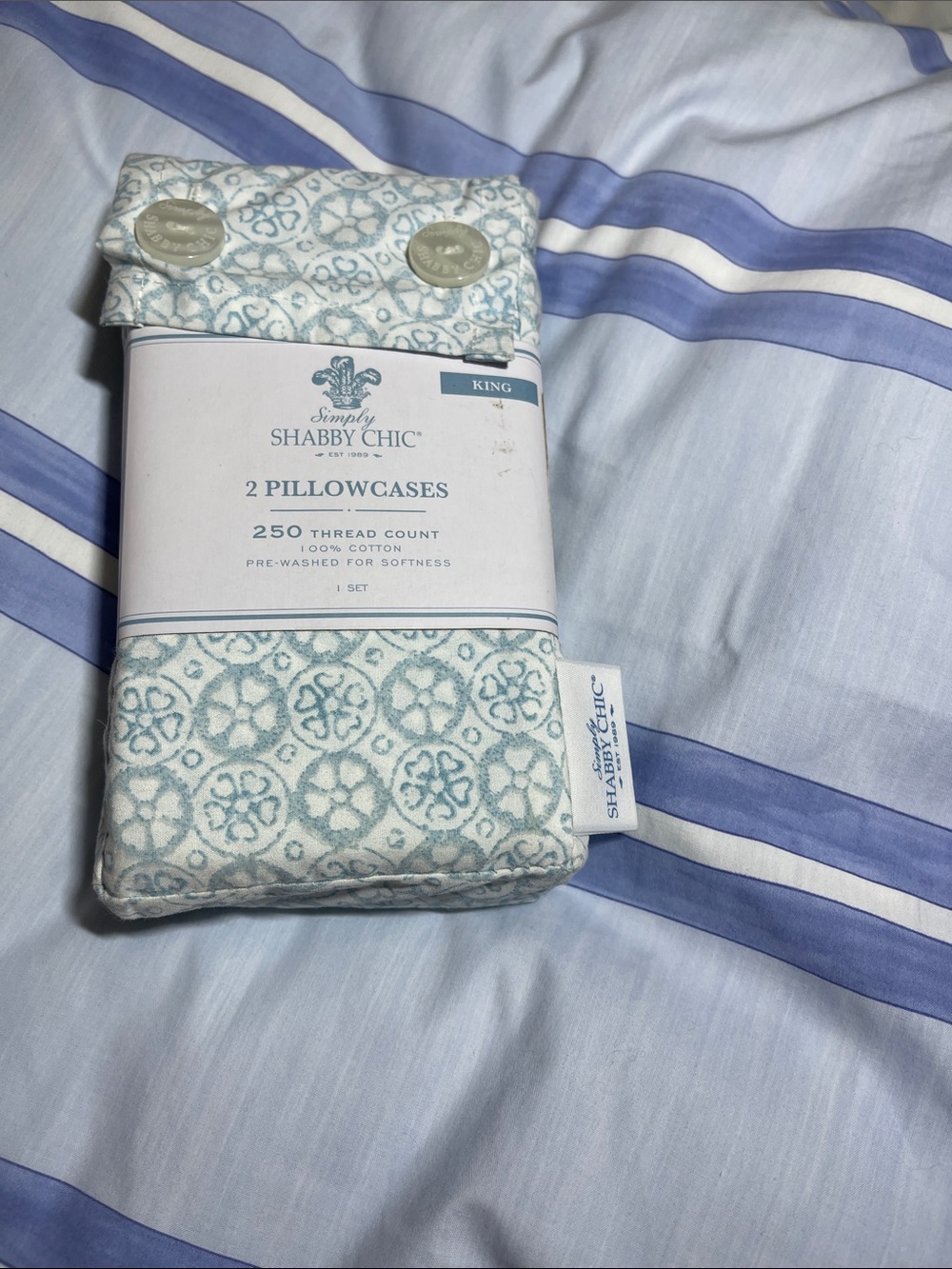 NWT Simply, Shabby Chic king pillowcases